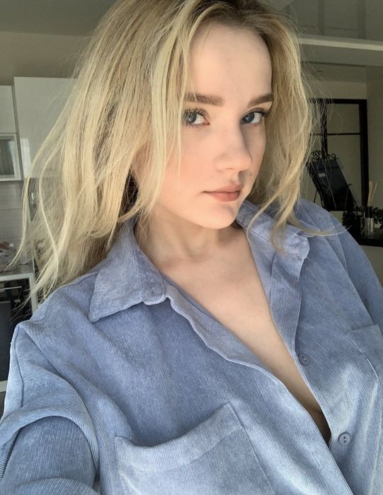 Эксклюзивные встречи в Адлере: Девушка за деньги Эксклюзивные встречи в Адлере: Девушка за деньги